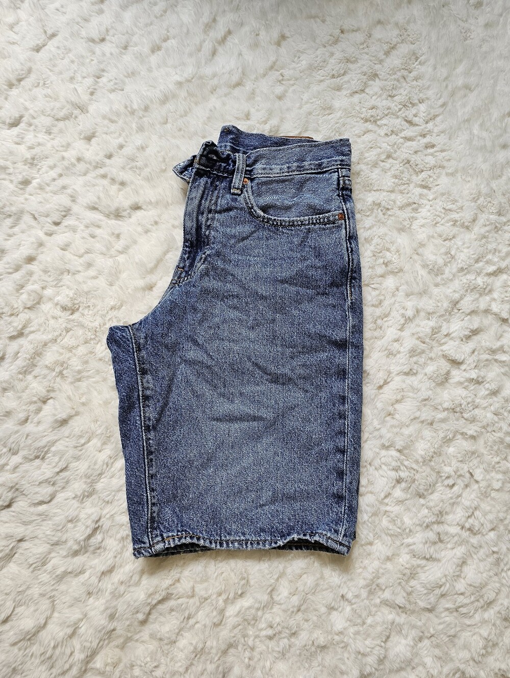 VTG Levi's Classic Blue Denim Shorts Size 28